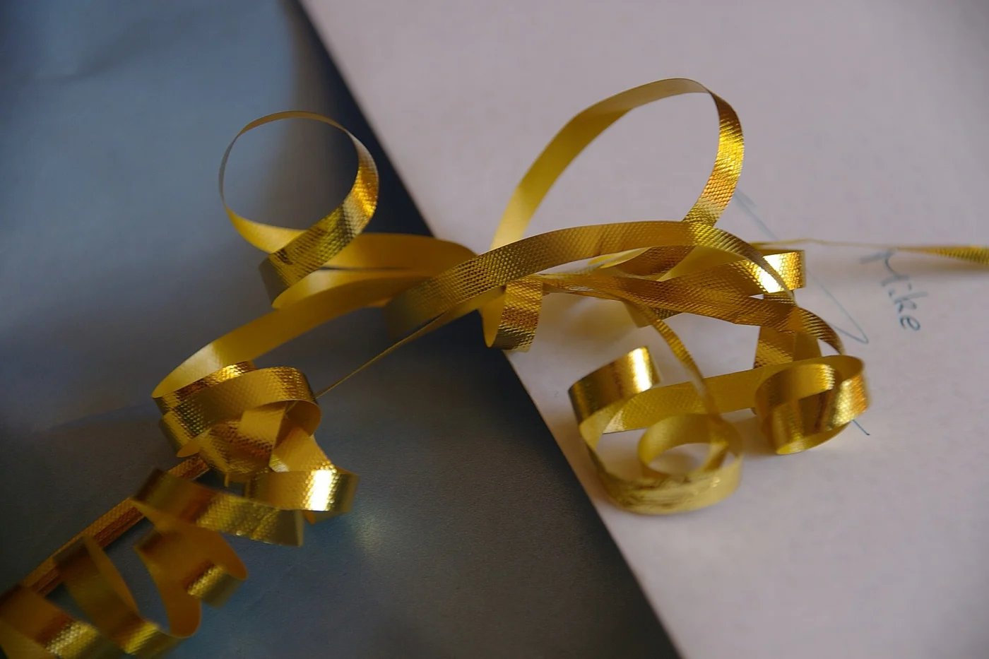 yellow ribbon