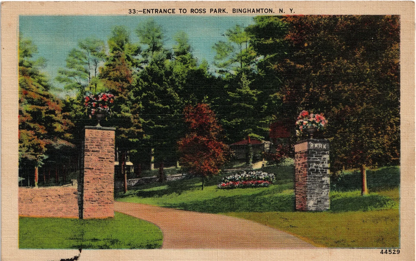 Binghamton Zoo at Ross Park
